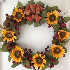 Holiday wreath